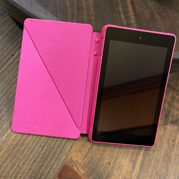 Amazon Fire HD 6 Tablet, 6" HD Display, Wi-Fi with Case Great For Kids, Movies - Picture 4 of 7